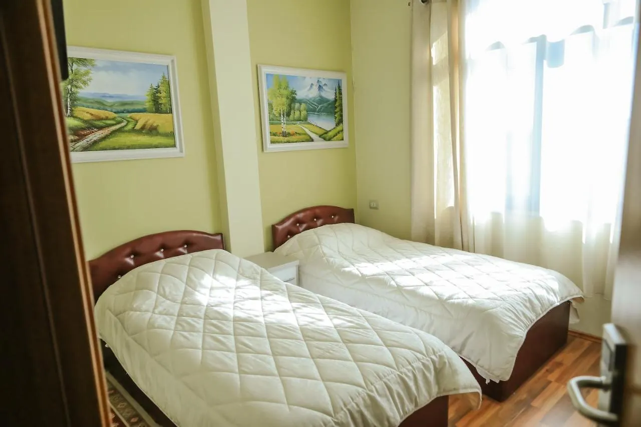 Hotel Celiku Muriqan 0*,  Αλβανία
